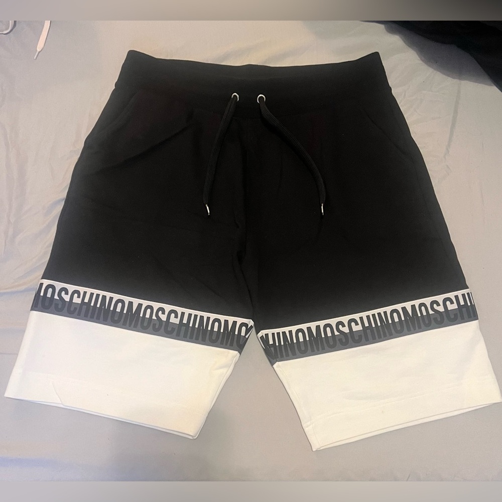 Size Large Moschino Shorts